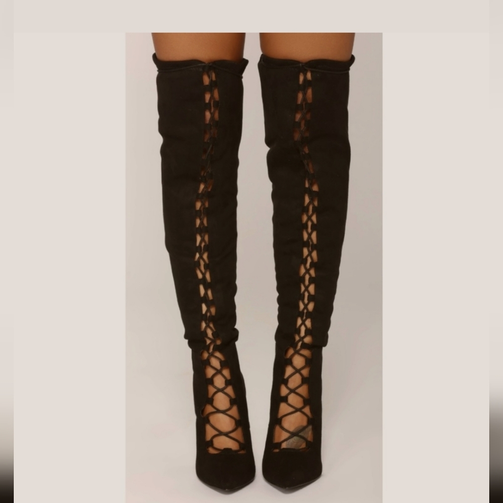 BRAND NEW LACE UP SUEDE BOOT